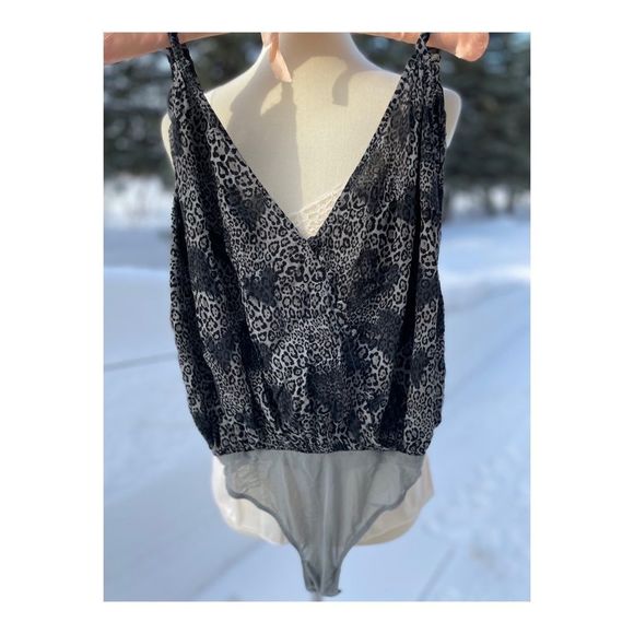 Intimately Free People Siren Song Printed Wrap Bodysuit Sleeveless Sz XS NWT - Picture 7 of 16